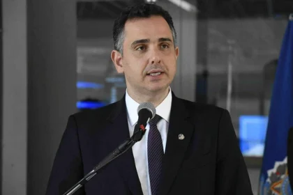 Política